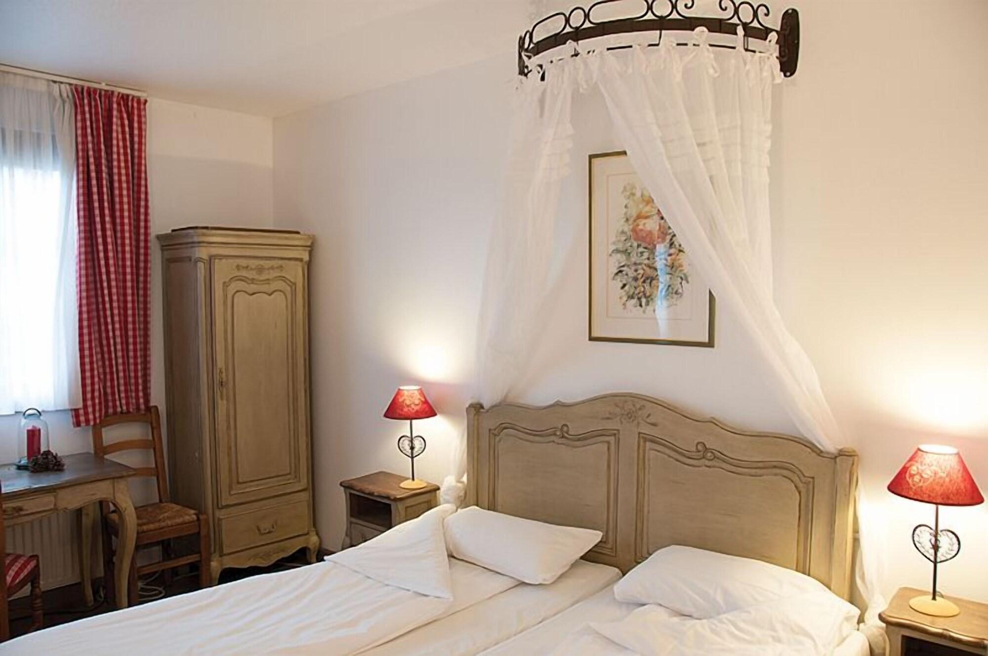 The Originals Boutique, Hotel La Ferme Du Pape, Eguisheim Exterior photo