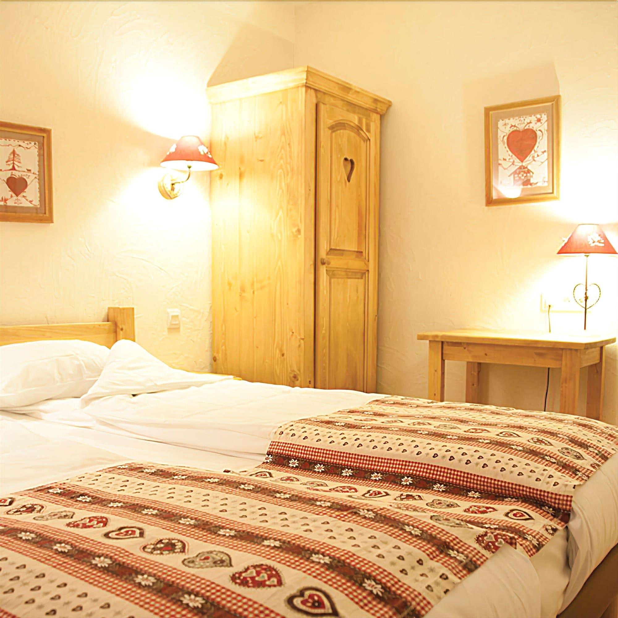 The Originals Boutique, Hotel La Ferme Du Pape, Eguisheim Exterior photo